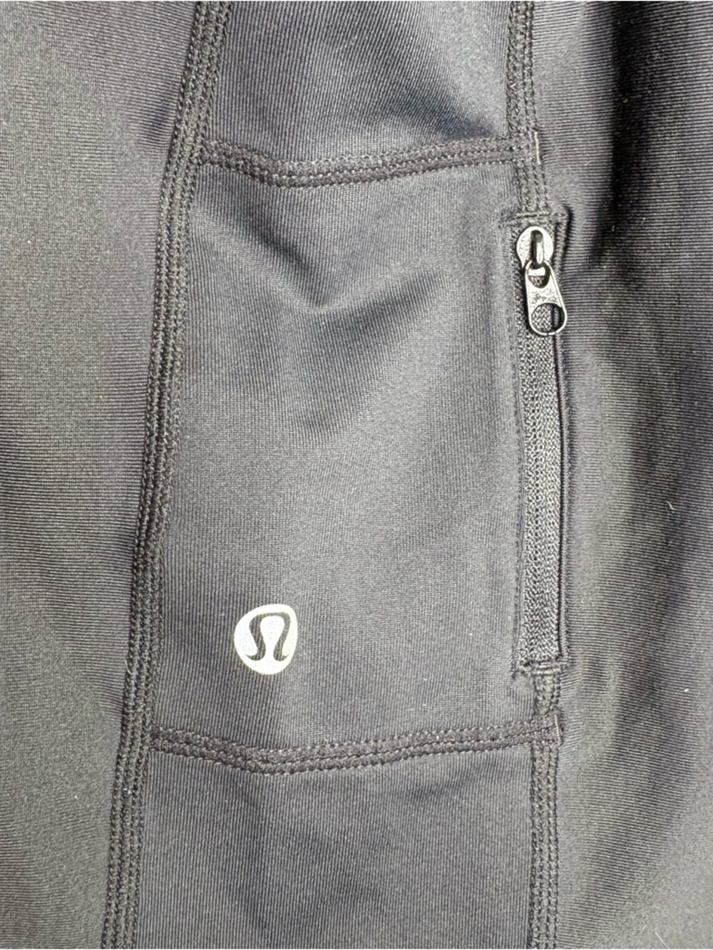 Lululemon Black Sleek Extend Crop - Picture 6 of 8